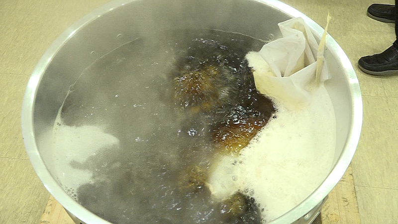 ⓒ jadam.kr Water starts to boil after about an hour.