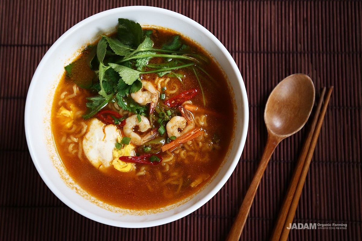 Added to soups, stews, or even a simple bowl of ramen, it enhances the dish with a fresh and delicate aroma.