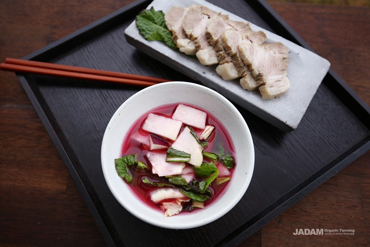 It can also be used to make water kimchi or pickled dishes.
