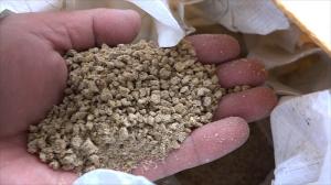 Pig feed from fermented activated carbon, get rid of flies and smell