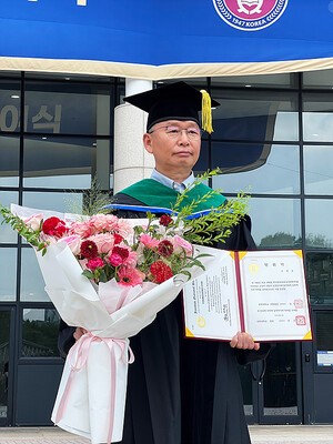 Dr. Youngsang Cho, President of JADAM, Earns Ph.D. in Agricultural Biology
